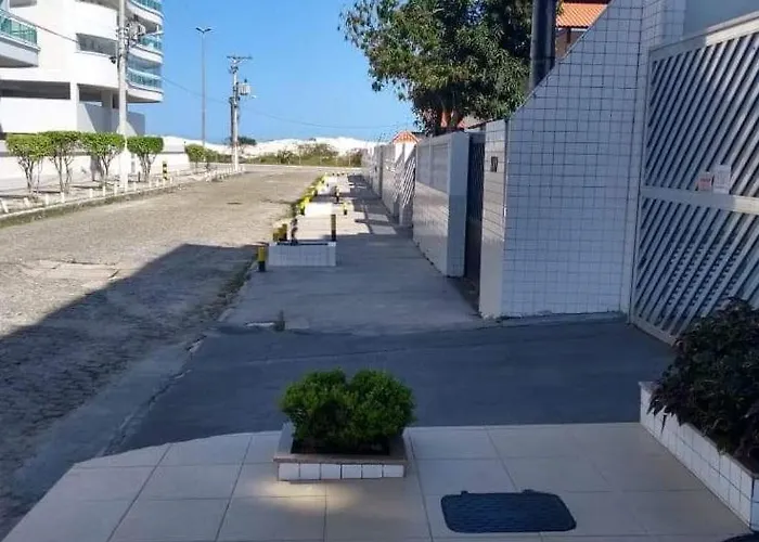 Apartamento em Cabo Frio a 50 metros da praia Quase em frente à praia